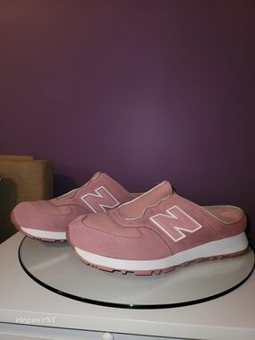 New Balance Women’s Pink Slip-On Clog Mules Sz: 10